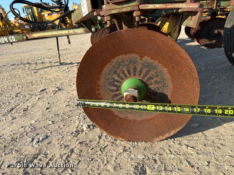 image for item FN3595 John Deere tandem disk
