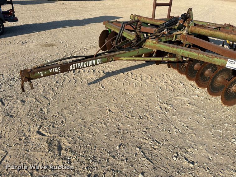 image for item FN3595 John Deere tandem disk