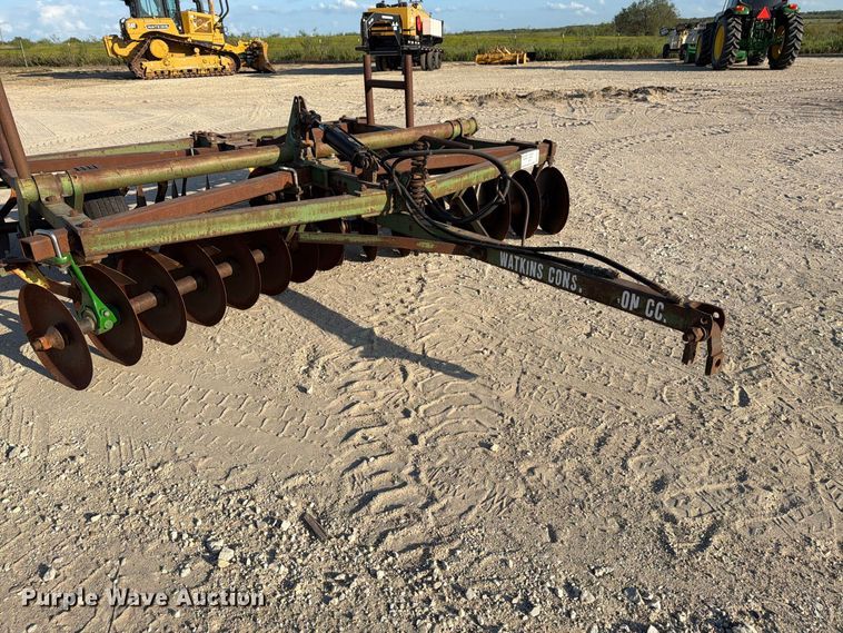 image for item FN3595 John Deere tandem disk