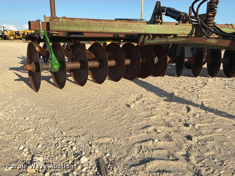 image for item FN3595 John Deere tandem disk