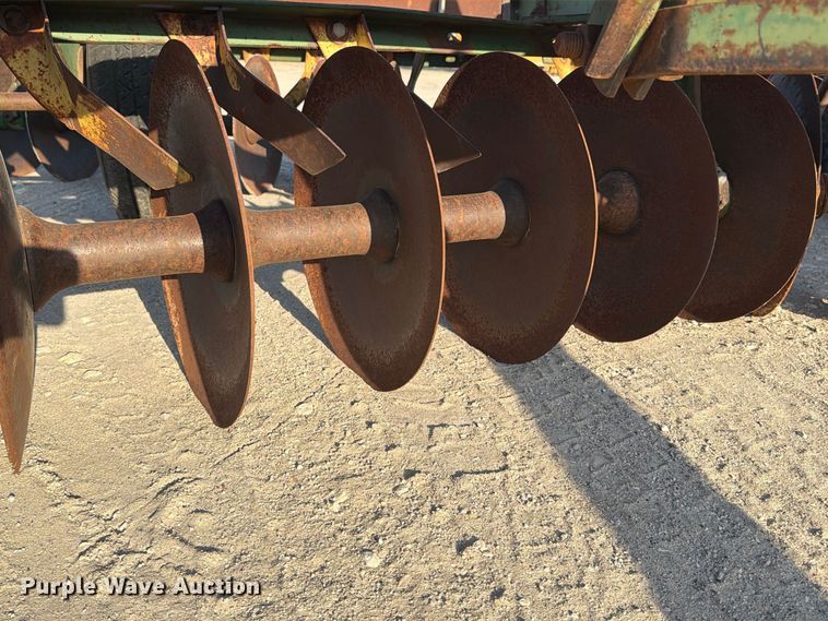 image for item FN3595 John Deere tandem disk