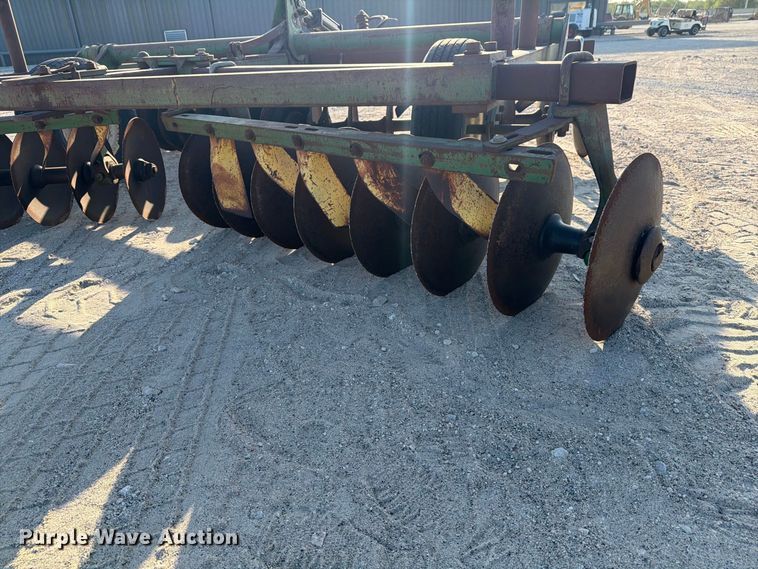 image for item FN3595 John Deere tandem disk