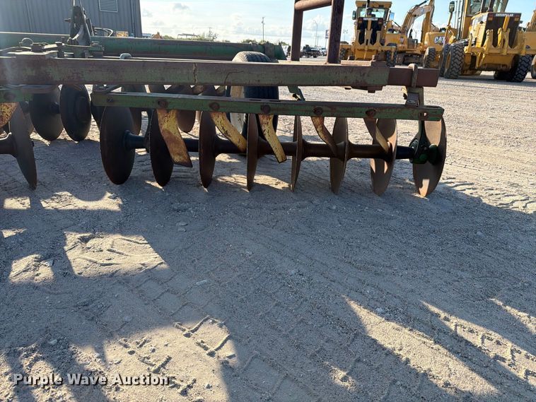 image for item FN3595 John Deere tandem disk