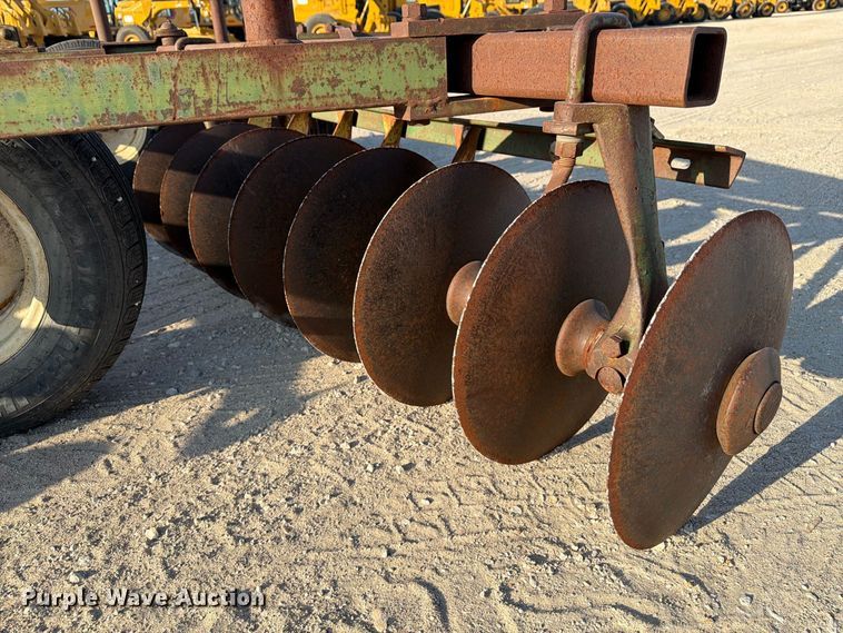 image for item FN3595 John Deere tandem disk