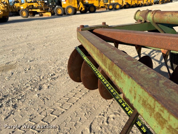 image for item FN3595 John Deere tandem disk