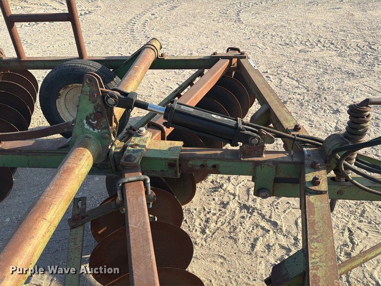 image for item FN3595 John Deere tandem disk