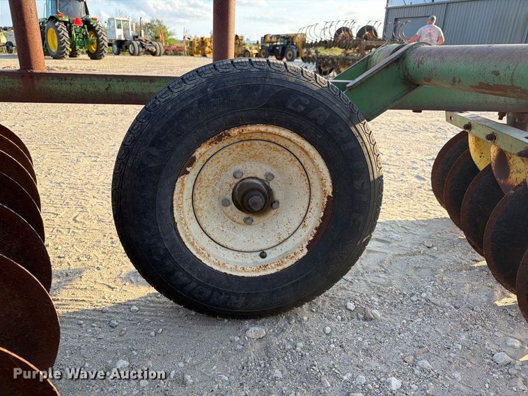 image for item FN3595 John Deere tandem disk
