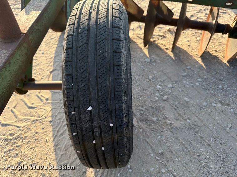 image for item FN3595 John Deere tandem disk