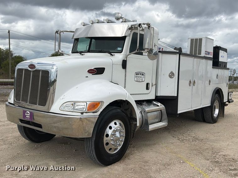 image for item FN3597 2007 Peterbilt 335 mechanics truck