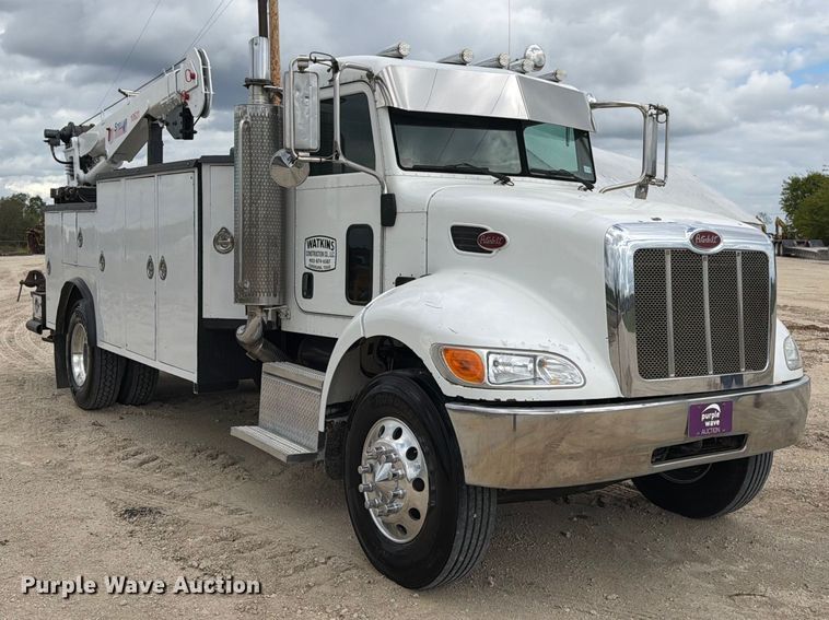 image for item FN3597 2007 Peterbilt 335 mechanics truck