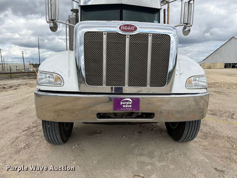 image for item FN3597 2007 Peterbilt 335 mechanics truck