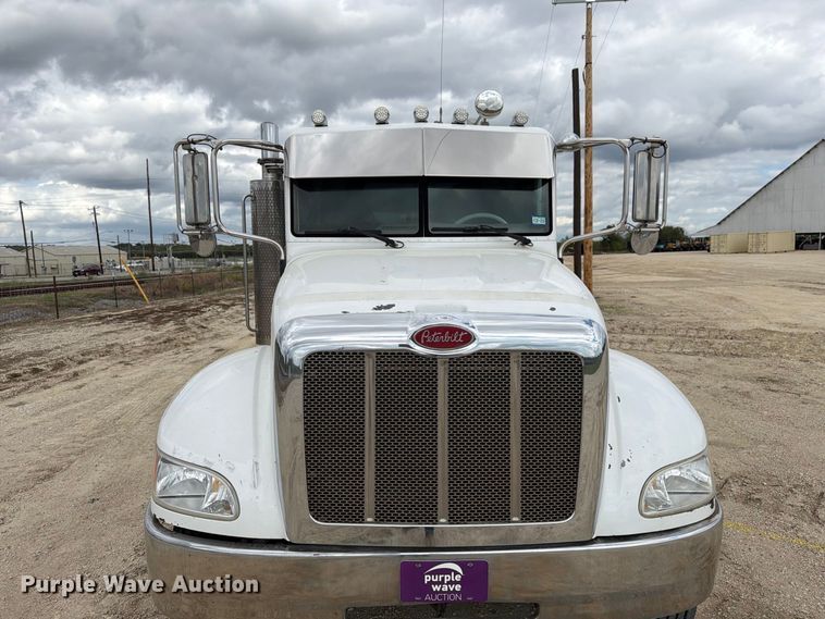 image for item FN3597 2007 Peterbilt 335 mechanics truck