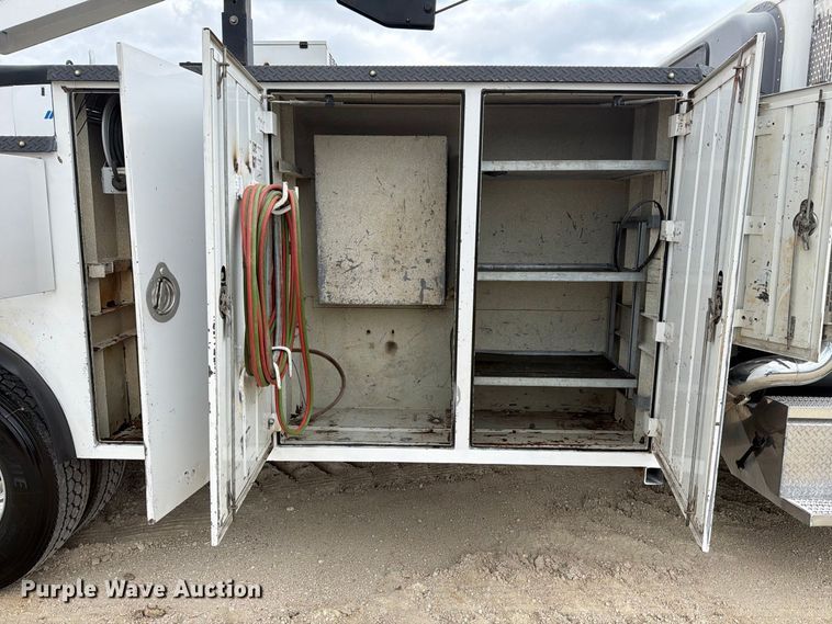 image for item FN3597 2007 Peterbilt 335 mechanics truck