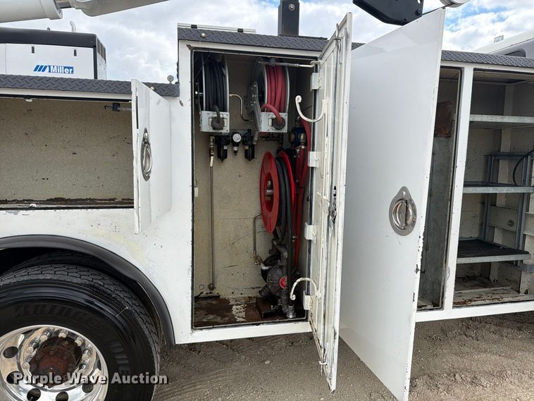 image for item FN3597 2007 Peterbilt 335 mechanics truck
