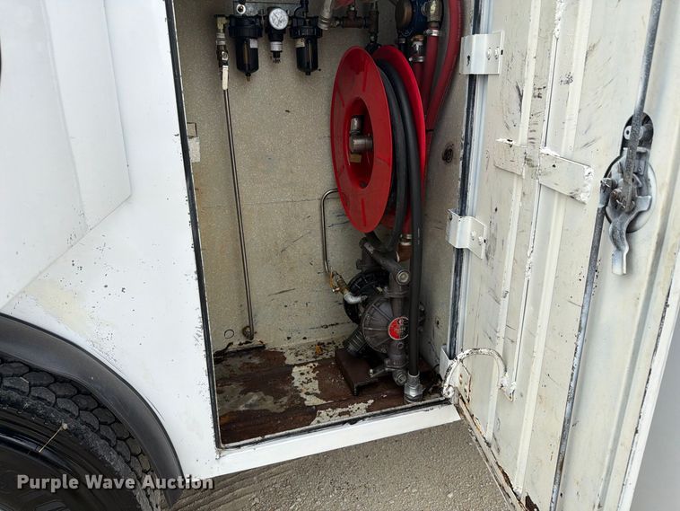 image for item FN3597 2007 Peterbilt 335 mechanics truck