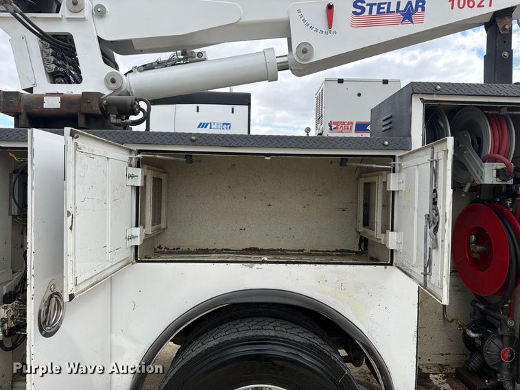 image for item FN3597 2007 Peterbilt 335 mechanics truck