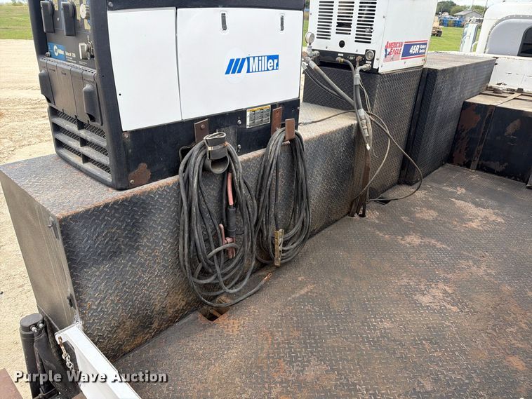 image for item FN3597 2007 Peterbilt 335 mechanics truck