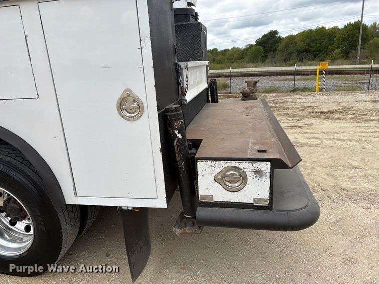 image for item FN3597 2007 Peterbilt 335 mechanics truck