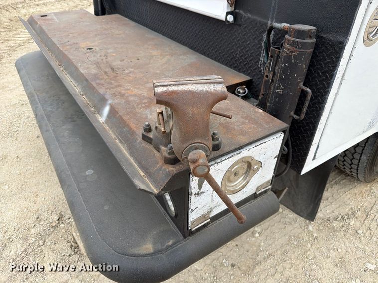 image for item FN3597 2007 Peterbilt 335 mechanics truck