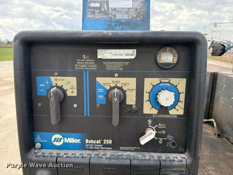 image for item FN3597 2007 Peterbilt 335 mechanics truck