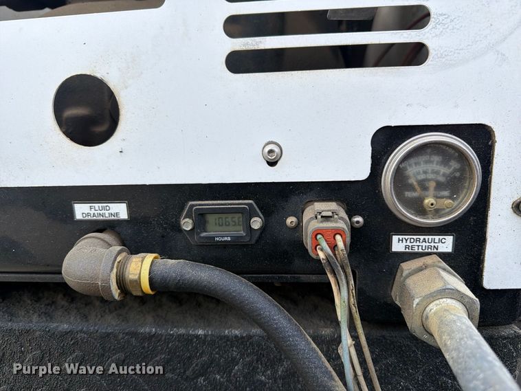 image for item FN3597 2007 Peterbilt 335 mechanics truck