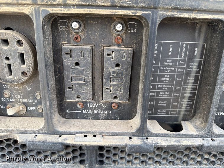 image for item FN3597 2007 Peterbilt 335 mechanics truck