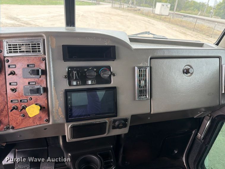 image for item FN3597 2007 Peterbilt 335 mechanics truck