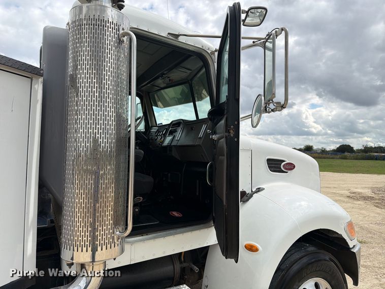 image for item FN3597 2007 Peterbilt 335 mechanics truck