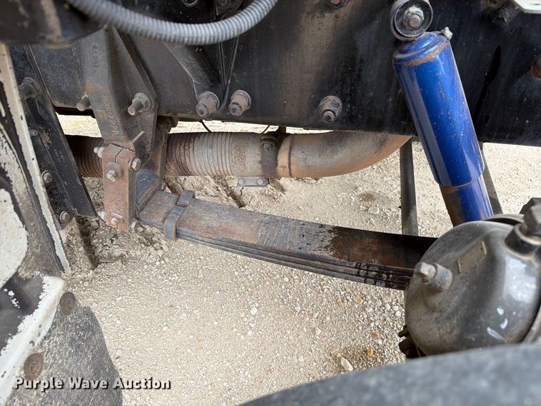 image for item FN3597 2007 Peterbilt 335 mechanics truck