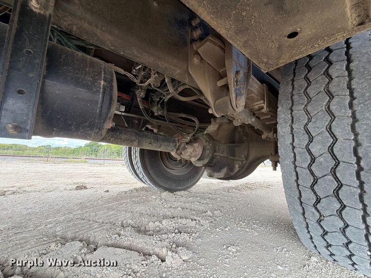image for item FN3597 2007 Peterbilt 335 mechanics truck