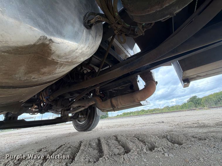image for item FN3597 2007 Peterbilt 335 mechanics truck