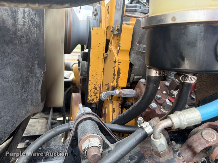 image for item FN3597 2007 Peterbilt 335 mechanics truck