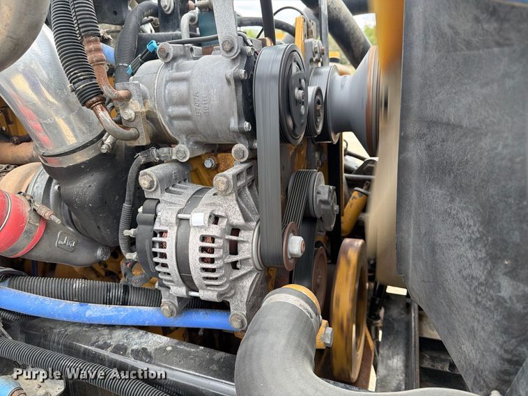 image for item FN3597 2007 Peterbilt 335 mechanics truck