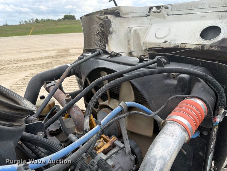 image for item FN3597 2007 Peterbilt 335 mechanics truck