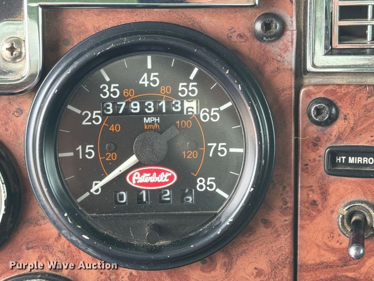 image for item FN3597 2007 Peterbilt 335 mechanics truck