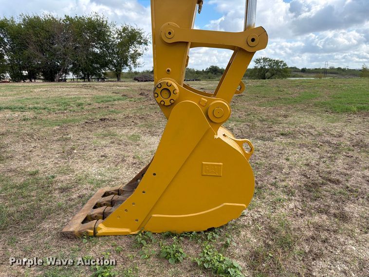 image for item FN3598 2023 Caterpillar 330 TC excavator