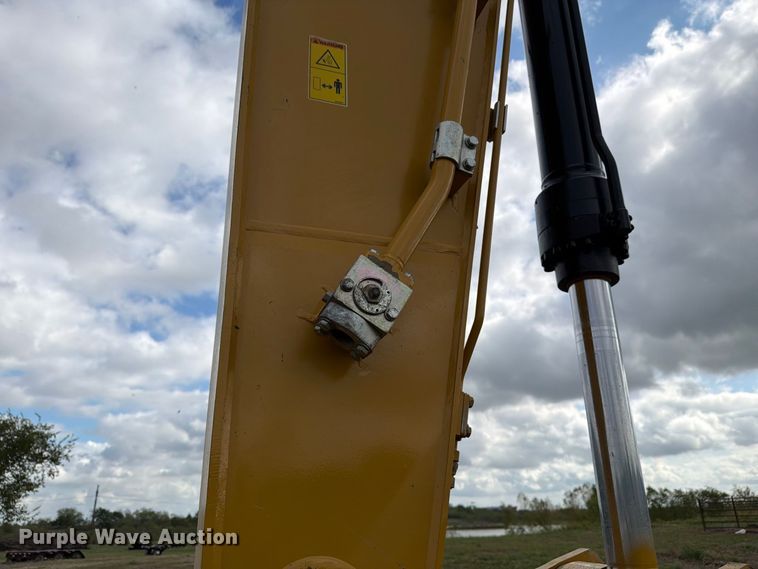 image for item FN3598 2023 Caterpillar 330 TC excavator