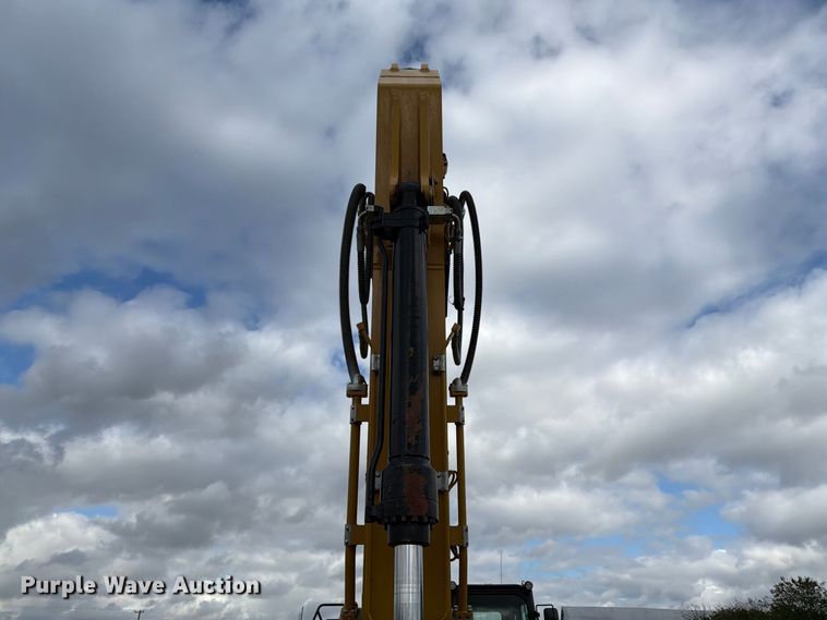 image for item FN3598 2023 Caterpillar 330 TC excavator