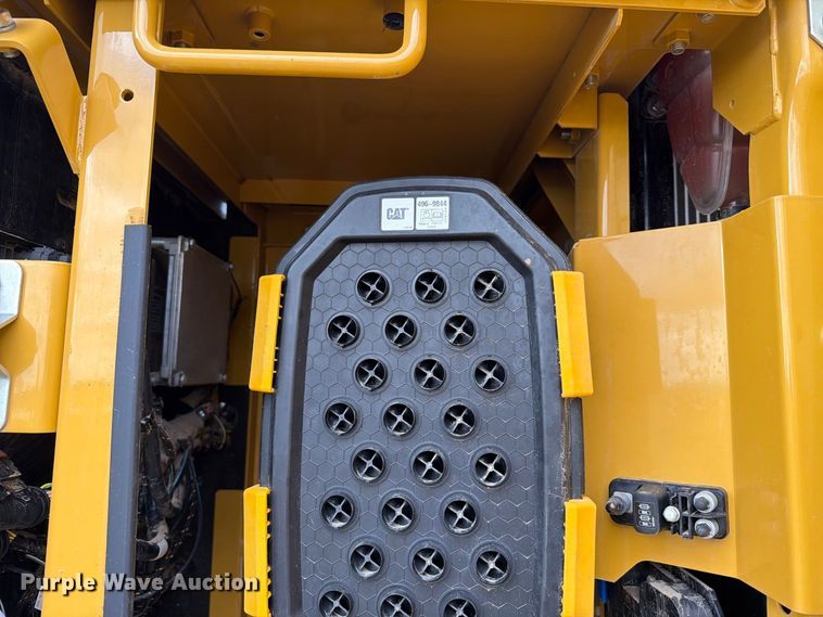 image for item FN3598 2023 Caterpillar 330 TC excavator