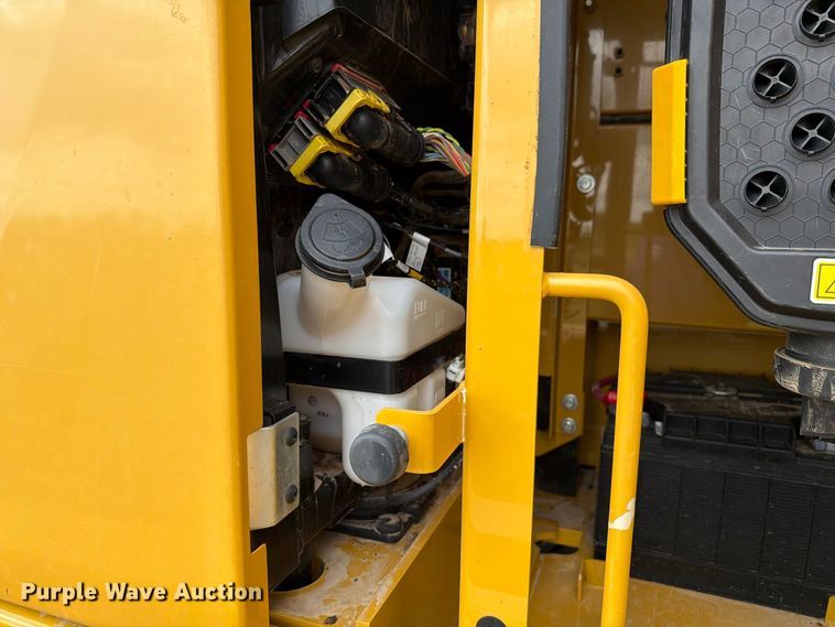 image for item FN3598 2023 Caterpillar 330 TC excavator