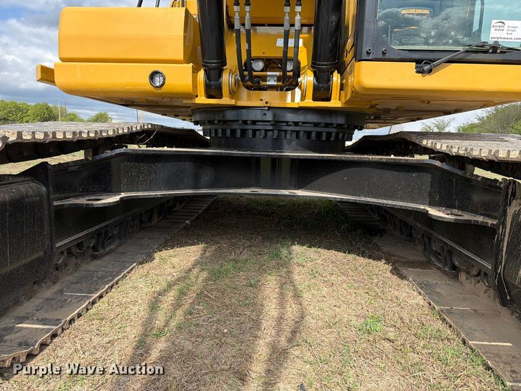 image for item FN3598 2023 Caterpillar 330 TC excavator