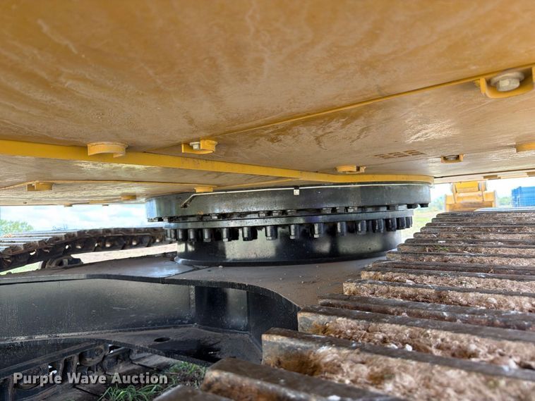 image for item FN3598 2023 Caterpillar 330 TC excavator
