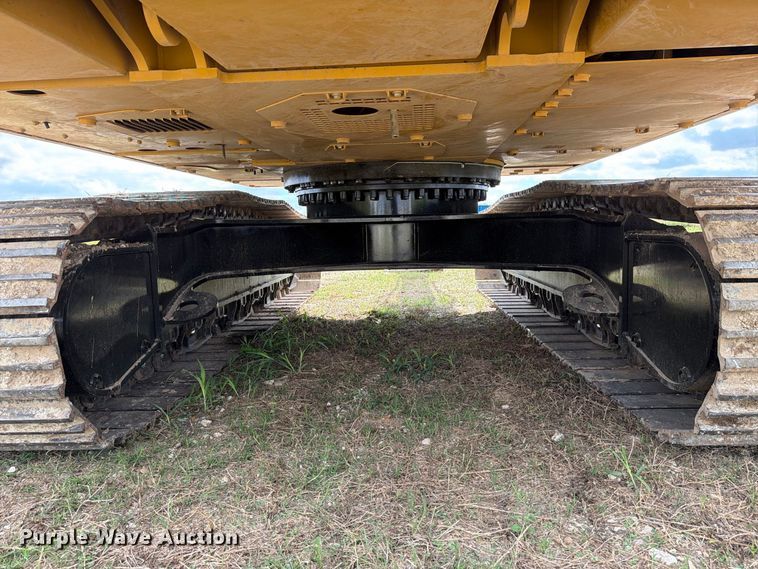 image for item FN3598 2023 Caterpillar 330 TC excavator