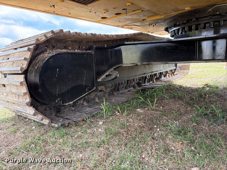 image for item FN3598 2023 Caterpillar 330 TC excavator