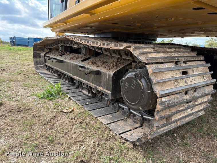 image for item FN3598 2023 Caterpillar 330 TC excavator