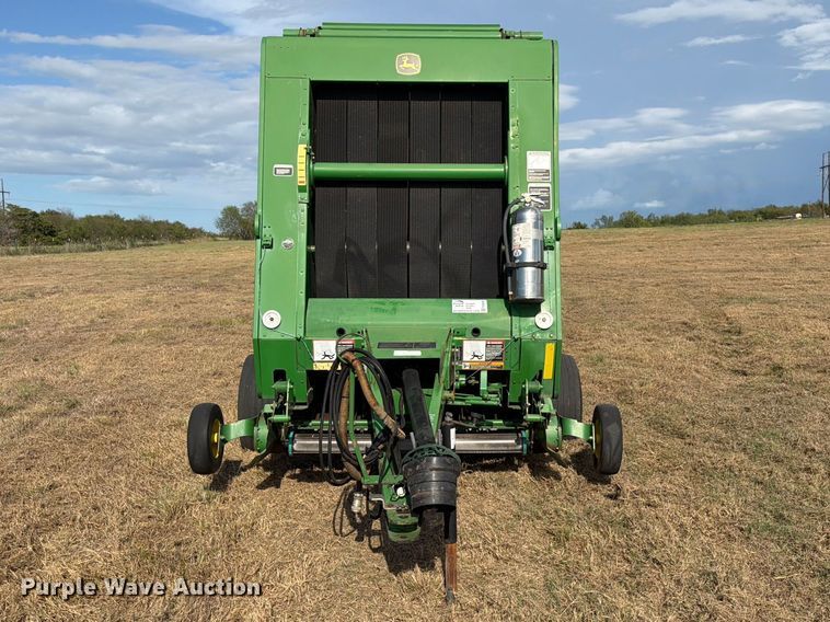 image for item FN3599 2010 John Deere 468 MegaWide Plus round baler