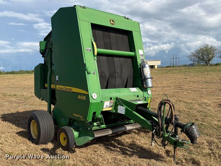 image for item FN3599 2010 John Deere 468 MegaWide Plus round baler