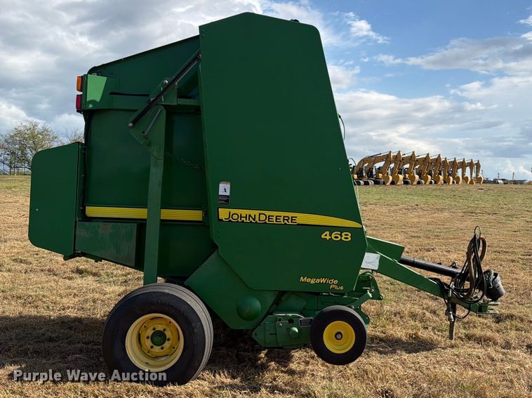 image for item FN3599 2010 John Deere 468 MegaWide Plus round baler