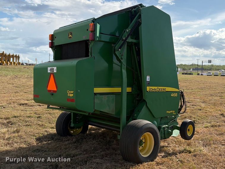 image for item FN3599 2010 John Deere 468 MegaWide Plus round baler
