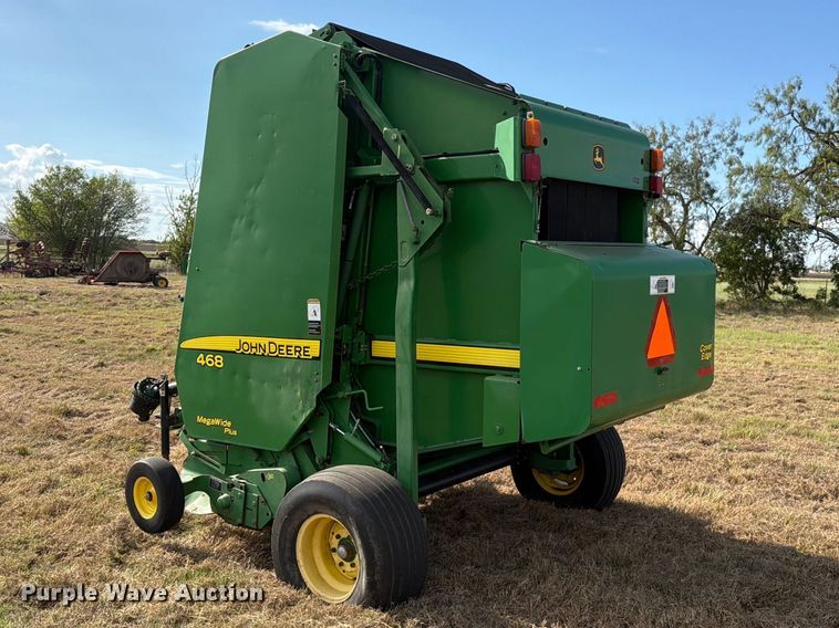 image for item FN3599 2010 John Deere 468 MegaWide Plus round baler
